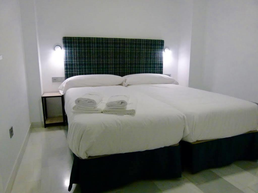Urbanliving Gran Capitan Apartment Granada Luaran gambar