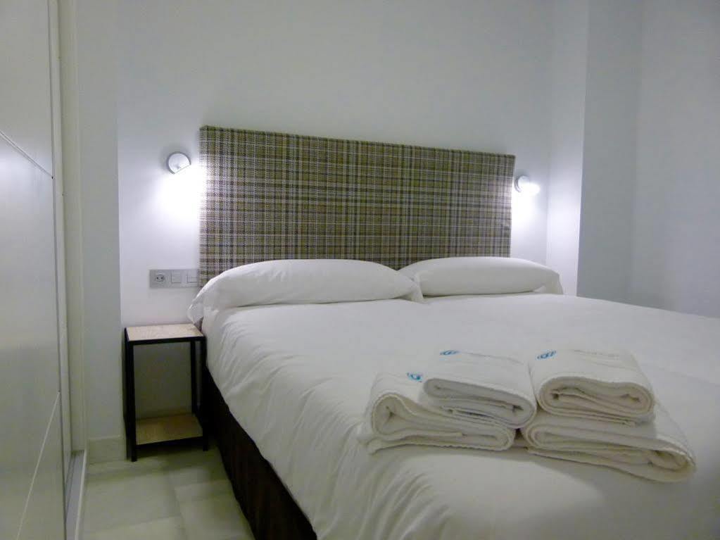 Urbanliving Gran Capitan Apartment Granada Luaran gambar